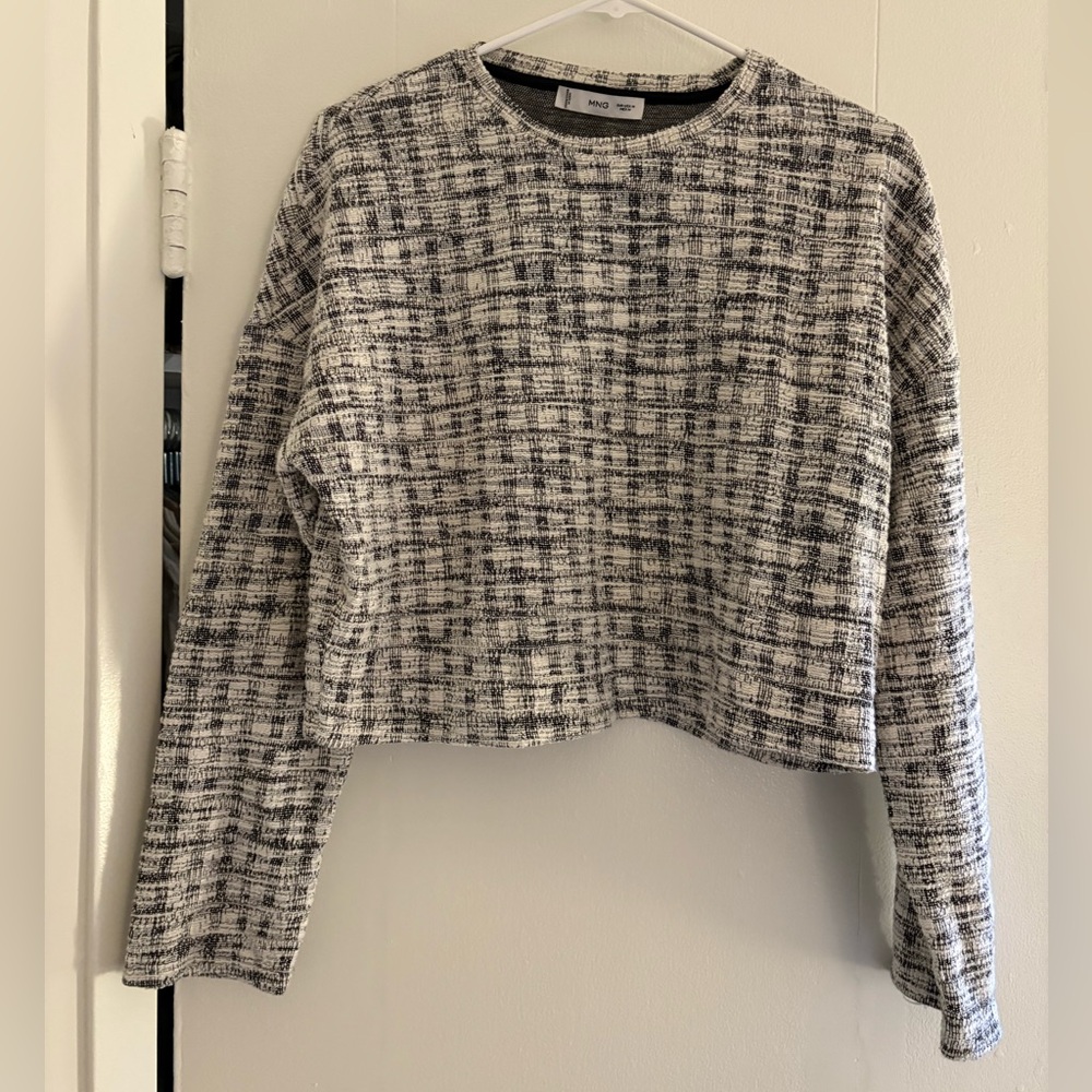 Mango Black and White Crop sweater blouse